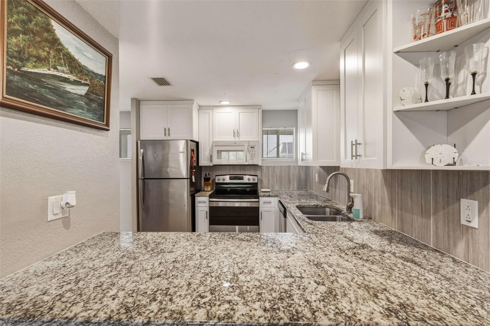 Image 11 of 42 For 22375 Edgewater Drive 224