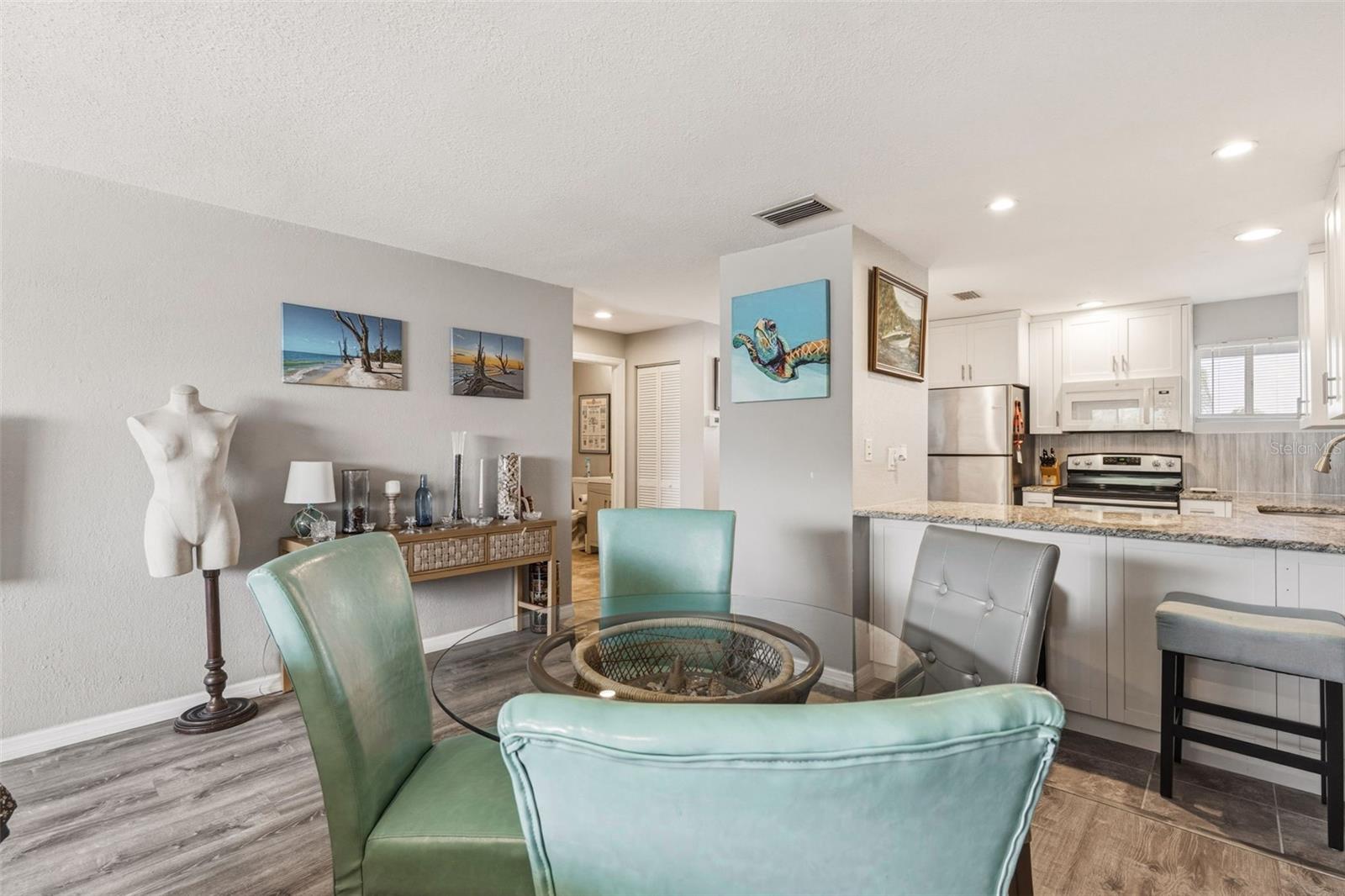 Image 20 of 42 For 22375 Edgewater Drive 224