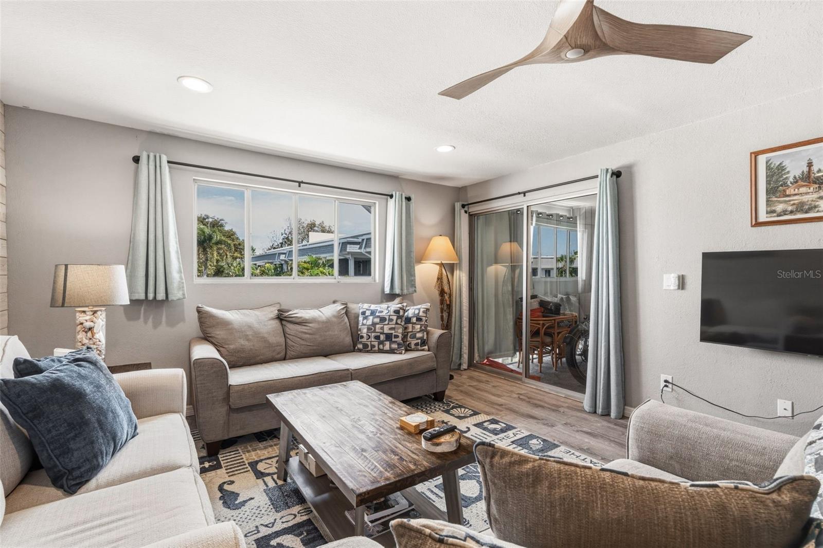 Image 21 of 42 For 22375 Edgewater Drive 224