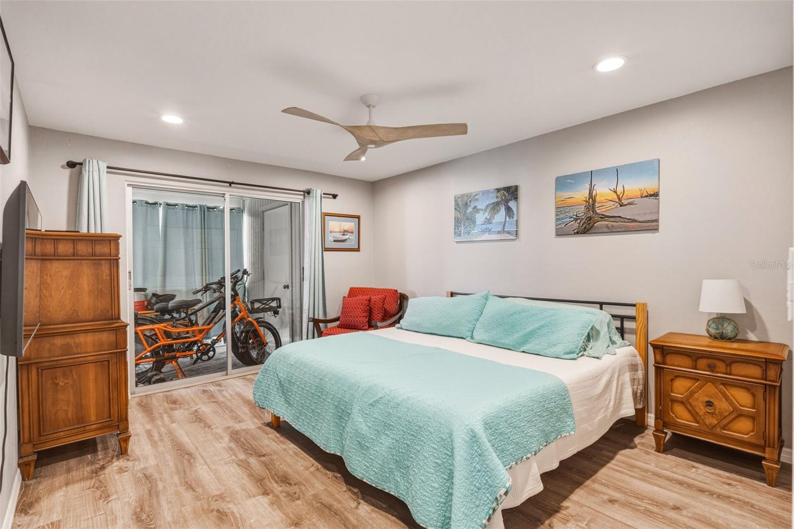 Image 23 of 42 For 22375 Edgewater Drive 224