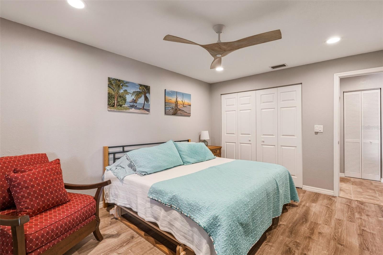 Image 24 of 42 For 22375 Edgewater Drive 224