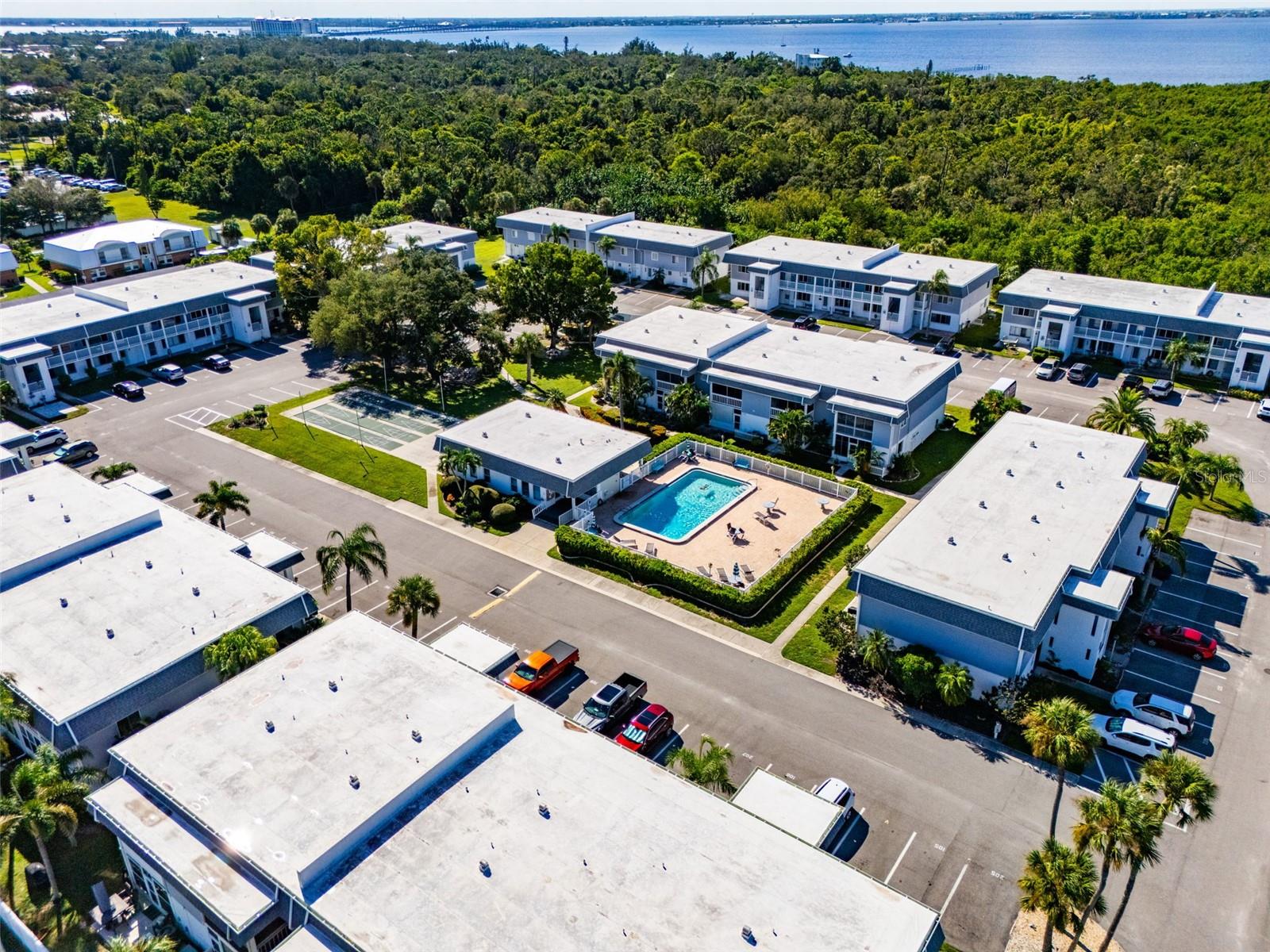 Image 29 of 42 For 22375 Edgewater Drive 224