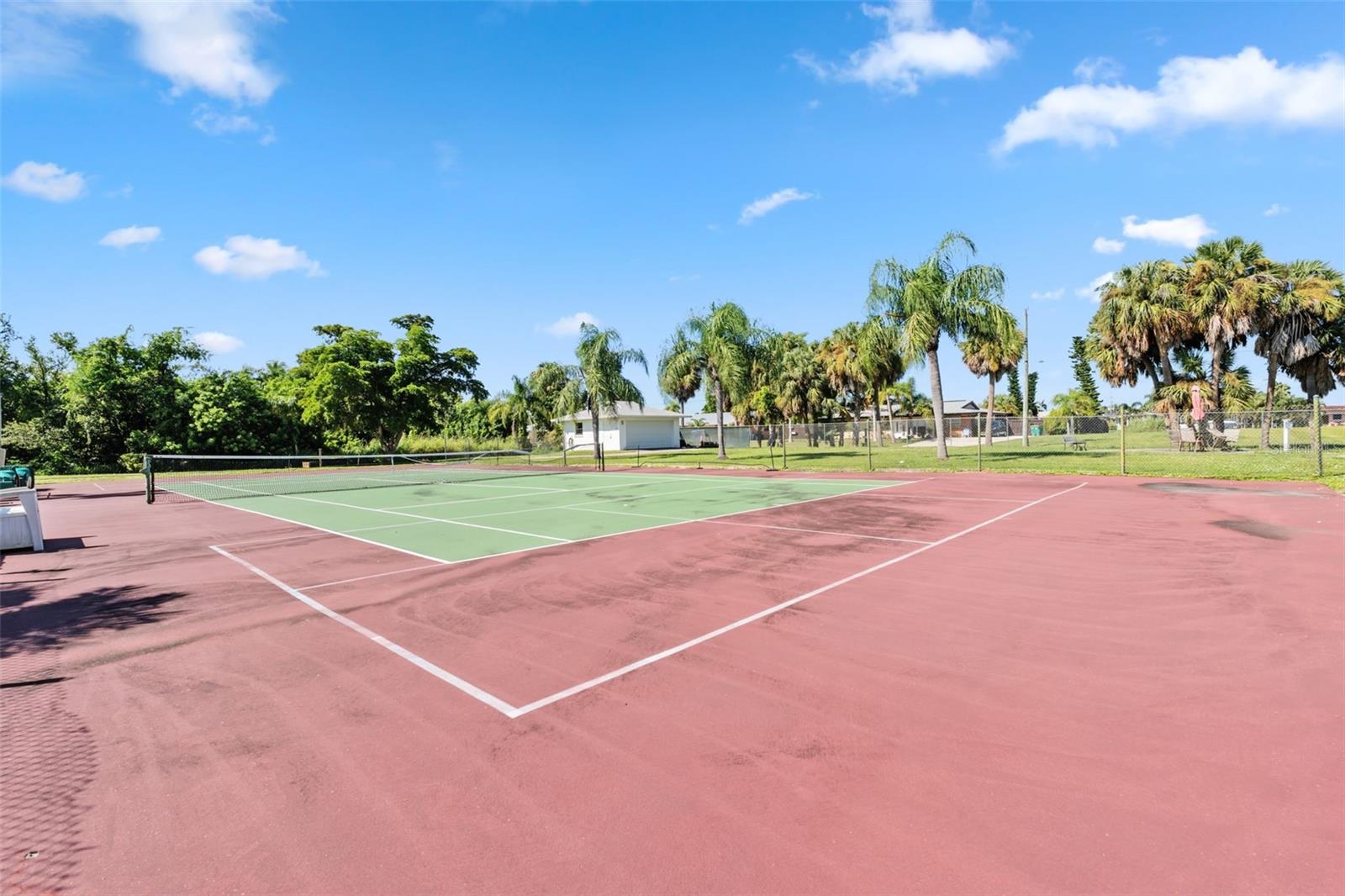 Image 31 of 42 For 22375 Edgewater Drive 224