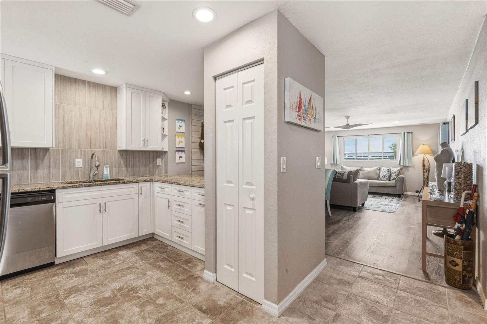 Image 6 of 42 For 22375 Edgewater Drive 224