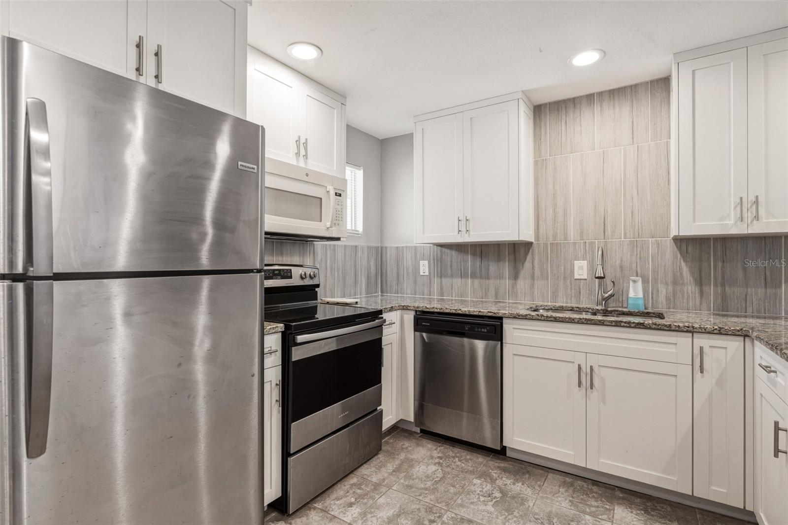 Image 8 of 42 For 22375 Edgewater Drive 224