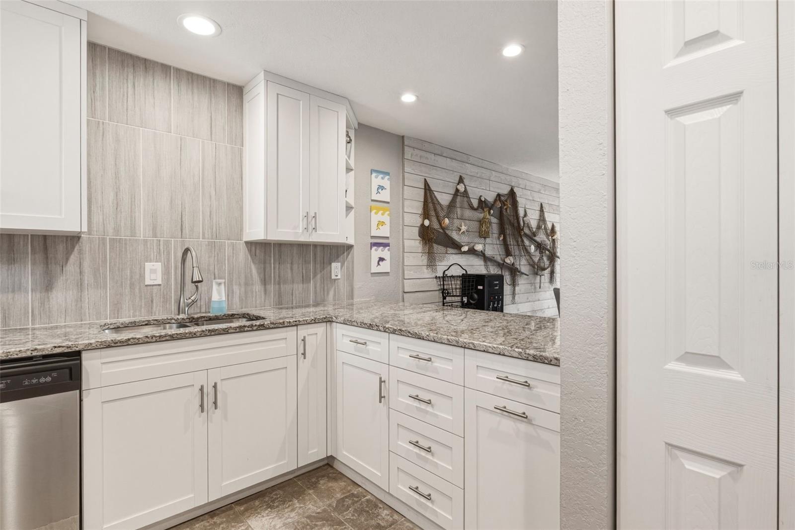 Image 9 of 42 For 22375 Edgewater Drive 224