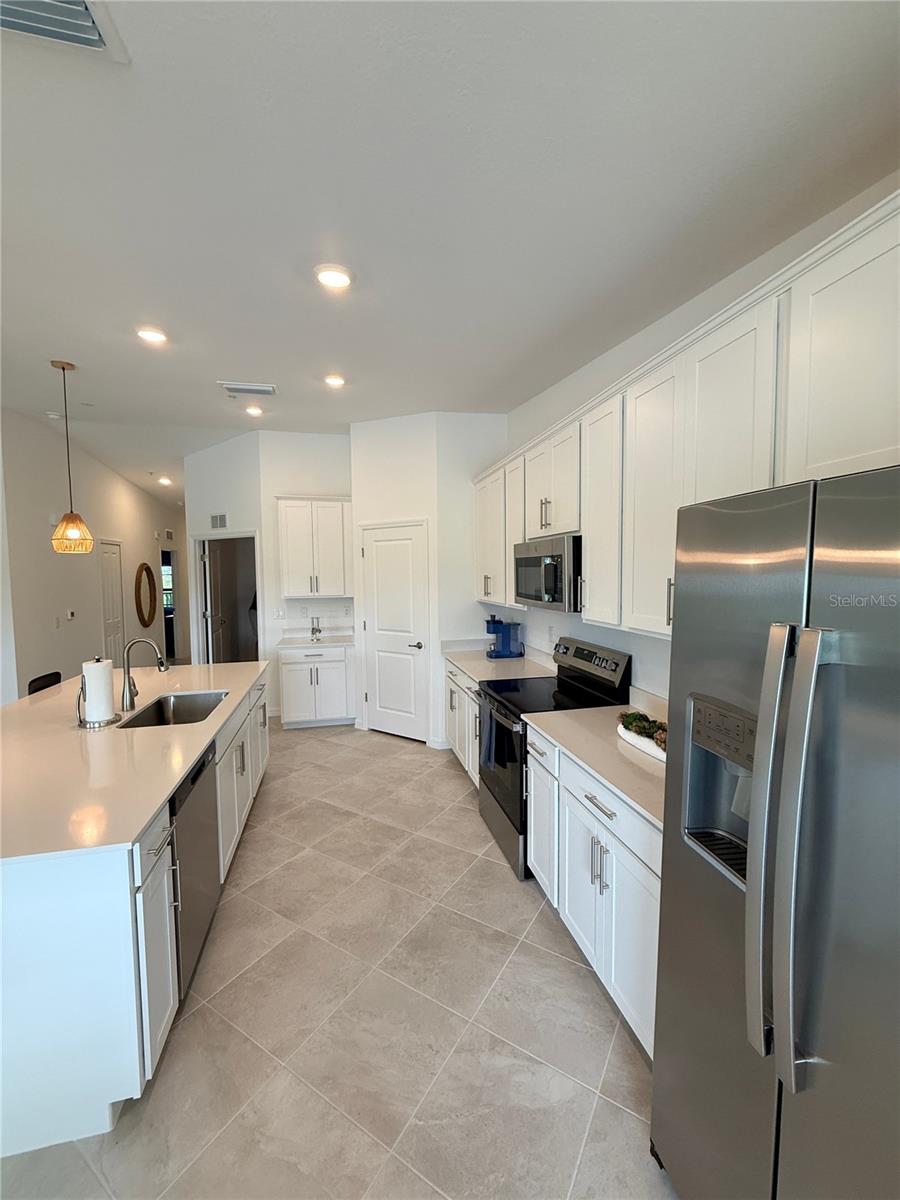 Image 6 of 36 For 15175 Bluffton Lane 724