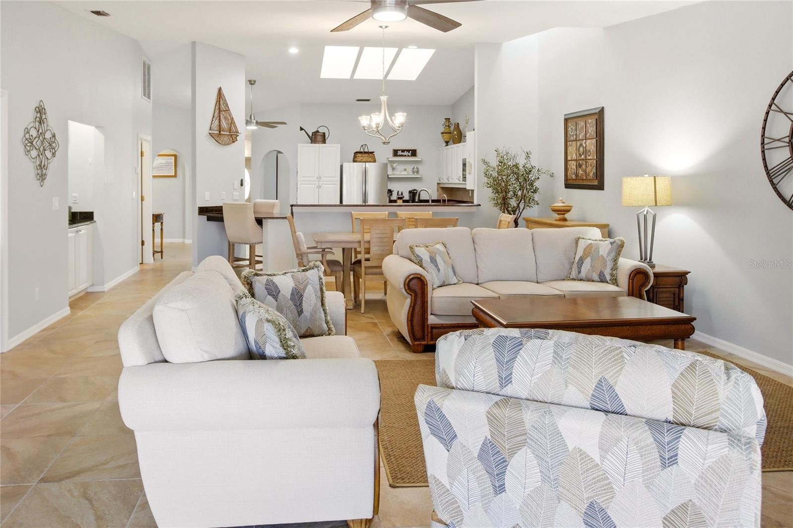 Image 13 of 42 For 1890 Deborah Drive 6