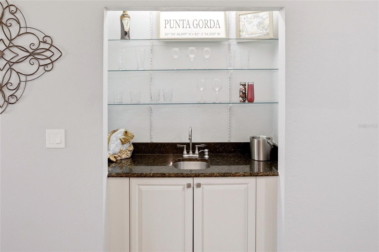 Image 15 of 42 For 1890 Deborah Drive 6