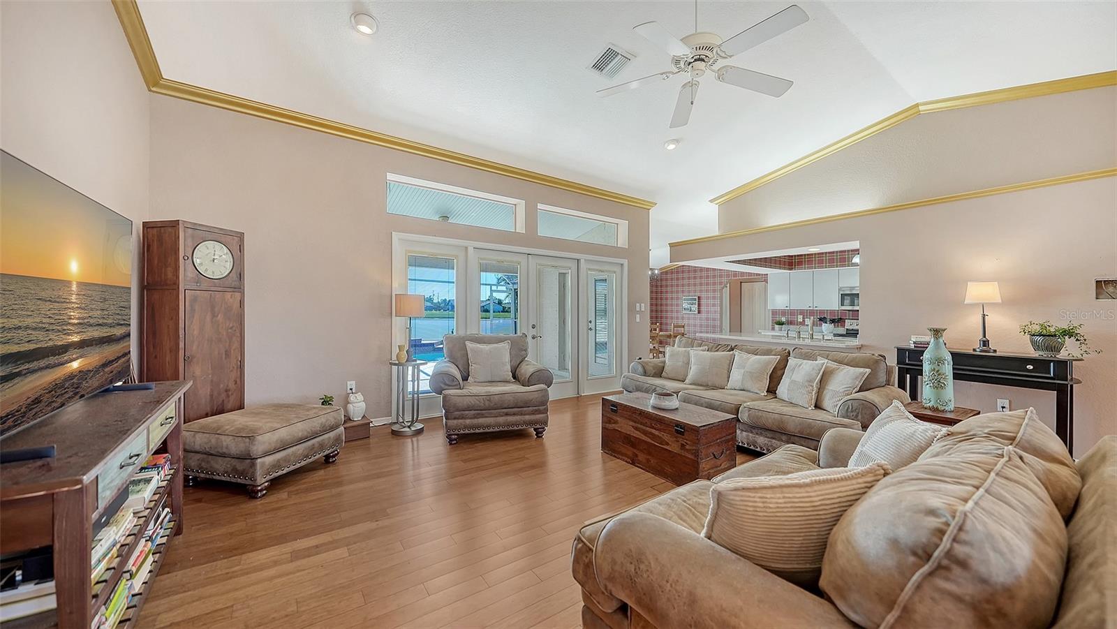 Listing photo id 8 for 2194 Peterborough Road