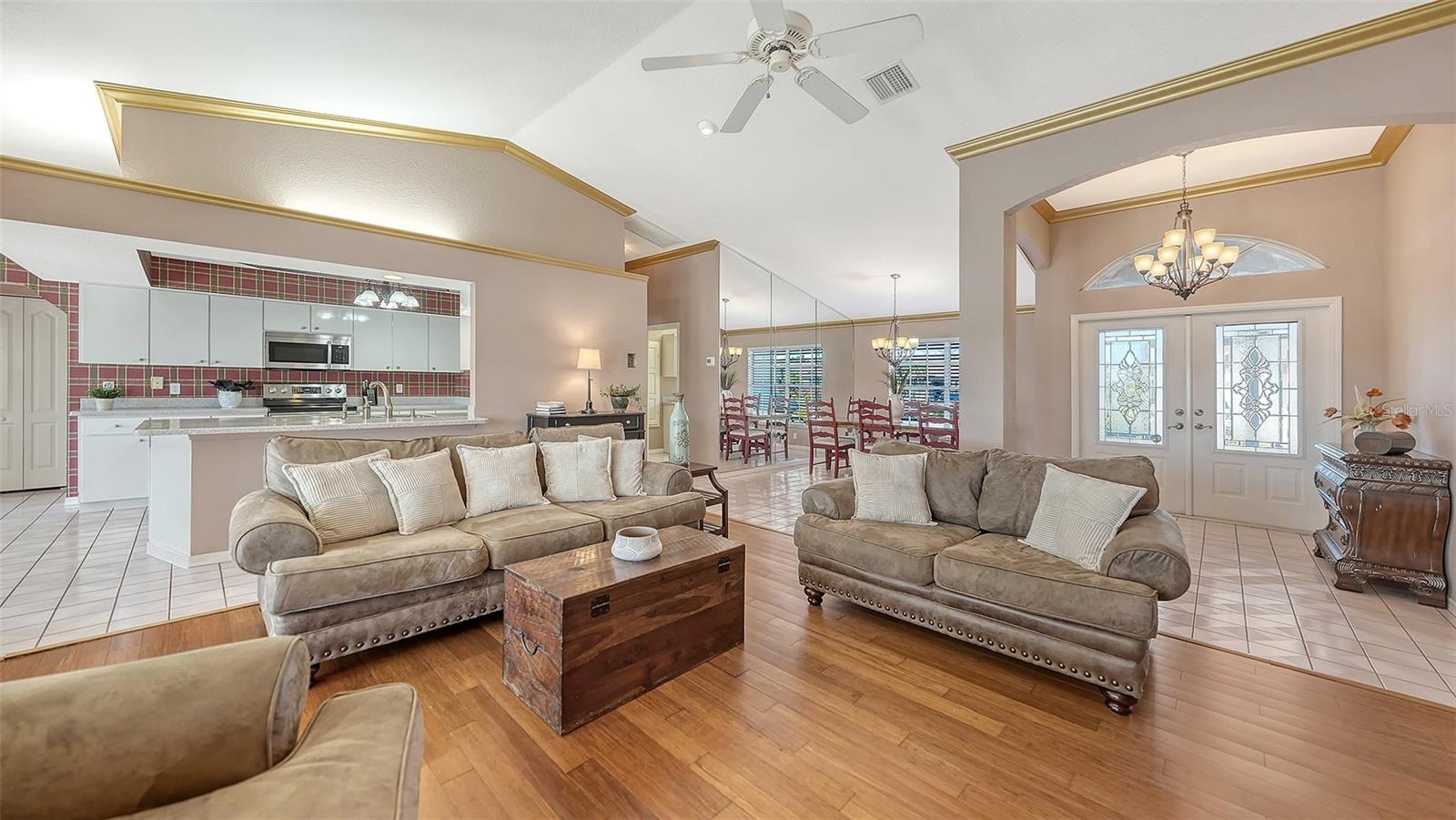 Listing photo id 9 for 2194 Peterborough Road