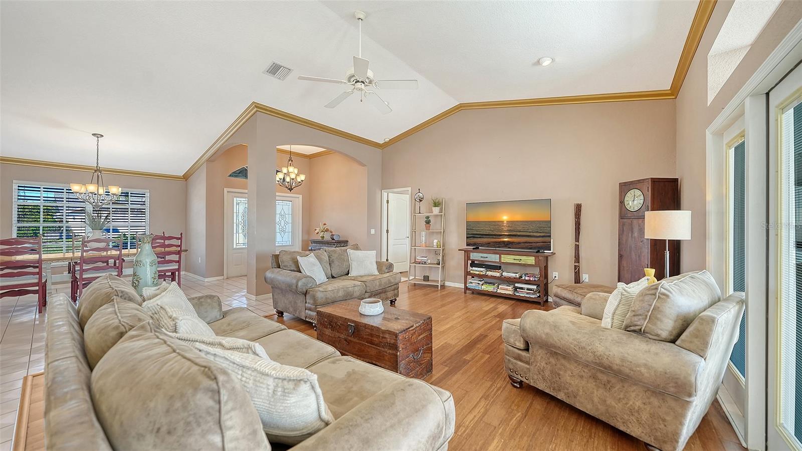 Listing photo id 11 for 2194 Peterborough Road