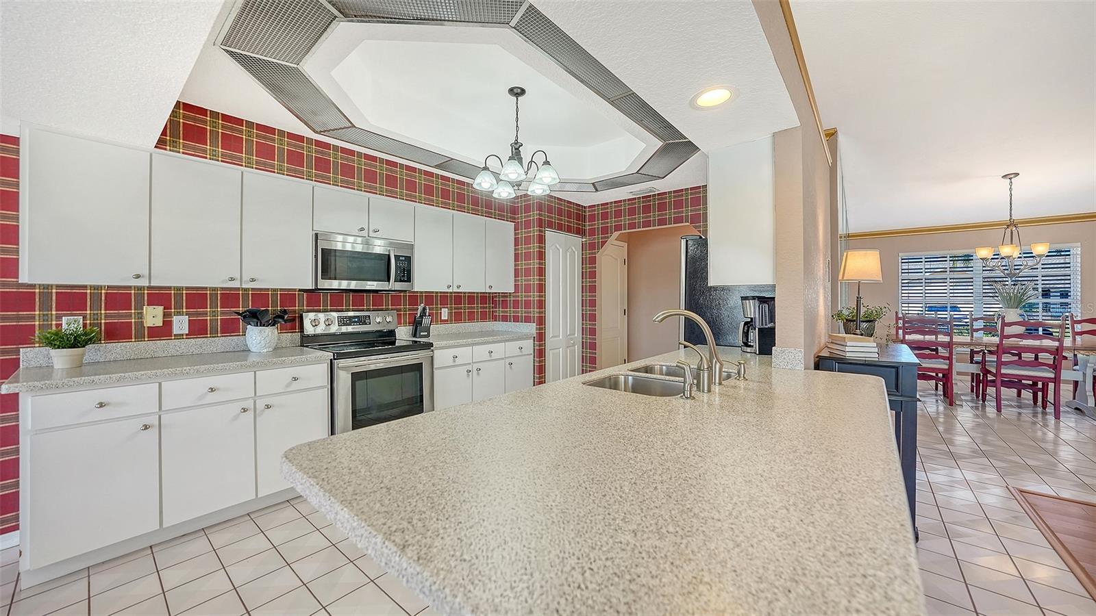 Listing photo id 16 for 2194 Peterborough Road