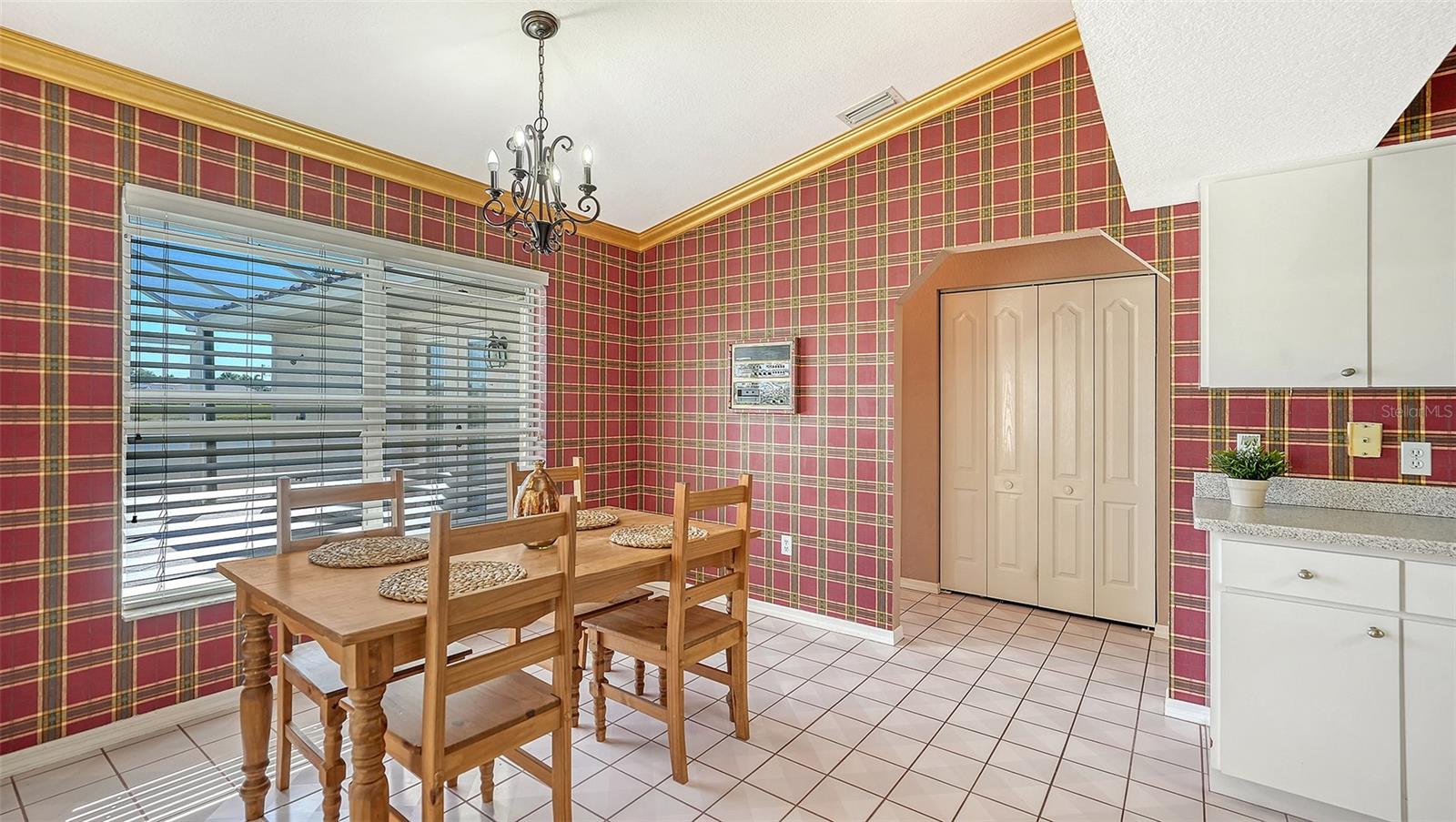 Listing photo id 23 for 2194 Peterborough Road