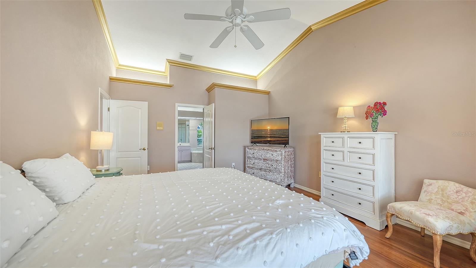 Listing photo id 27 for 2194 Peterborough Road