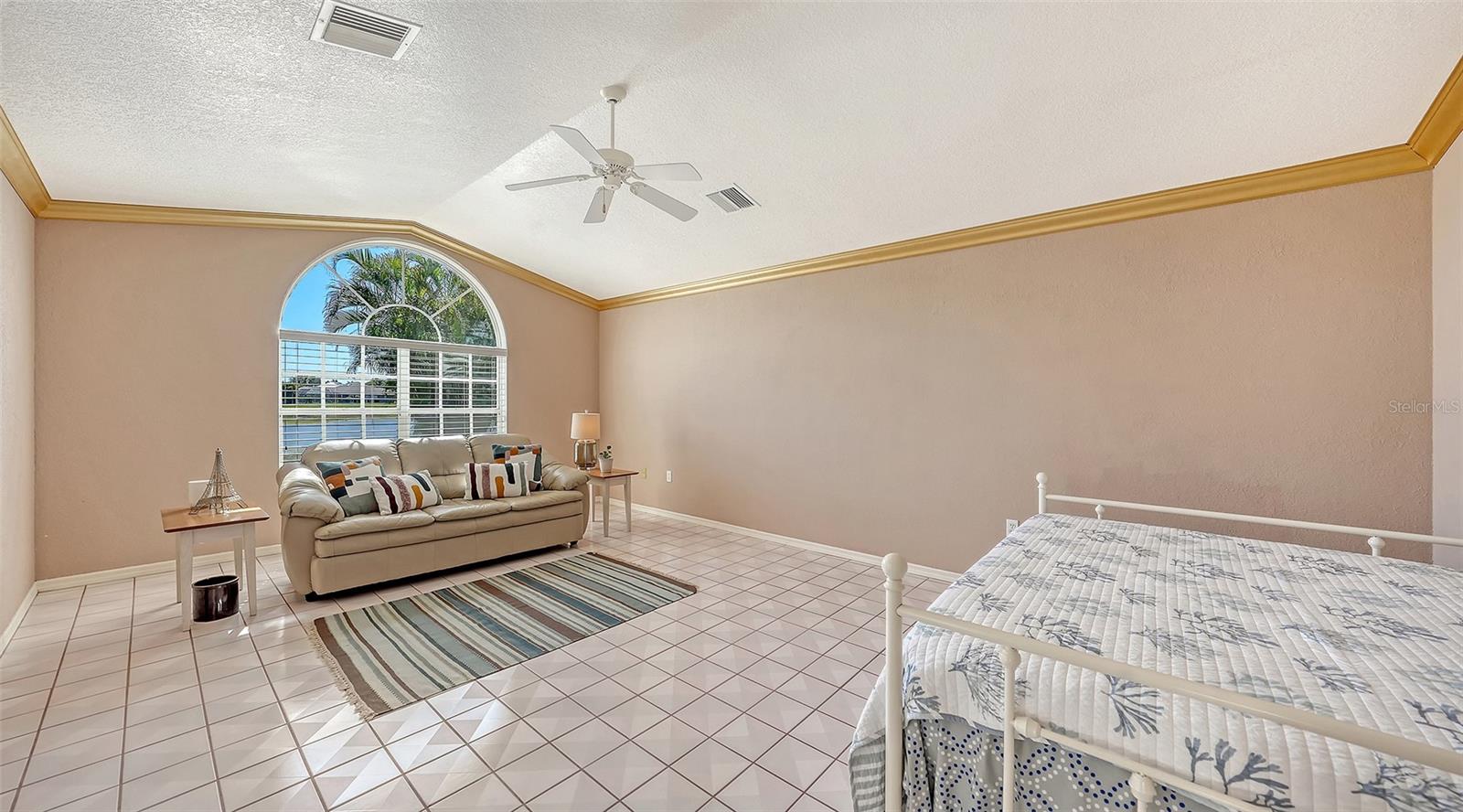 Listing photo id 37 for 2194 Peterborough Road