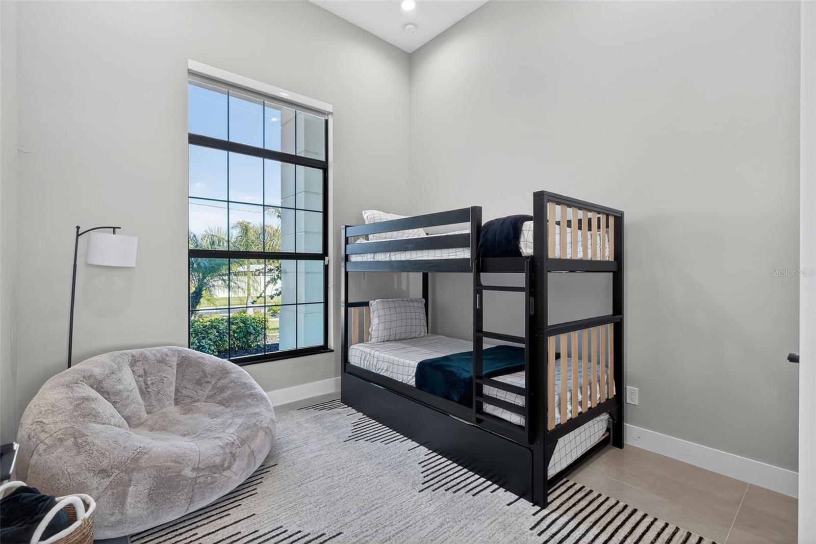 Image 28 of 64 For 2002 18th Avenue