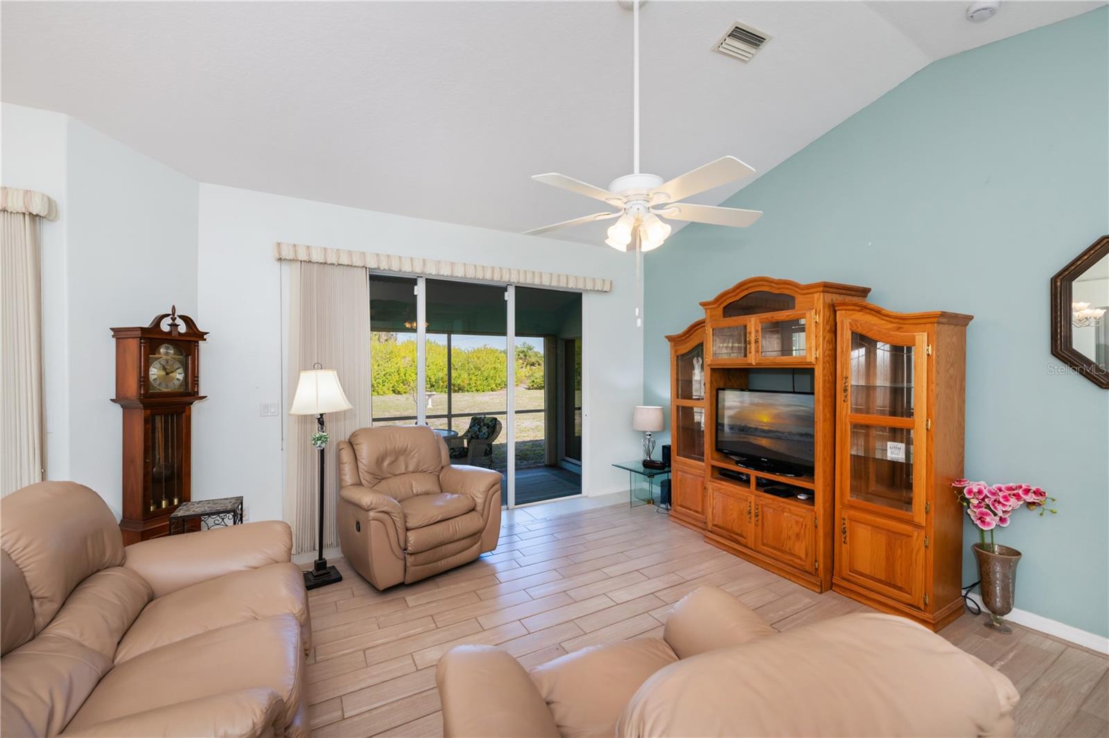 Image 10 of 73 For 409 Boundary Boulevard