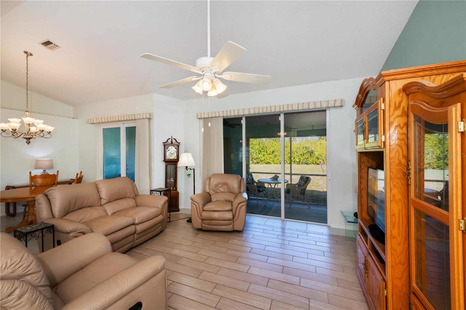 Image 11 of 73 For 409 Boundary Boulevard