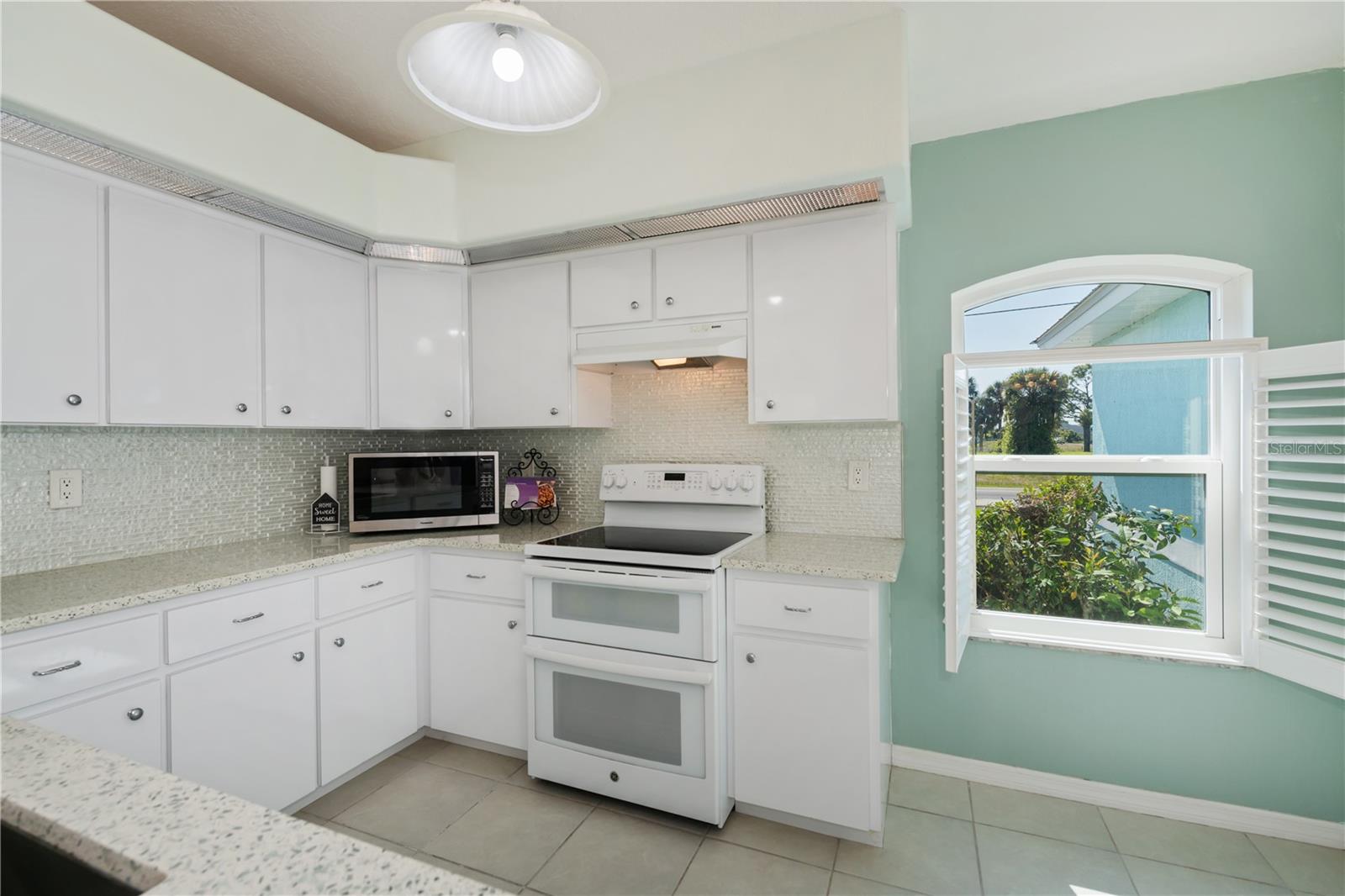 Image 16 of 73 For 409 Boundary Boulevard