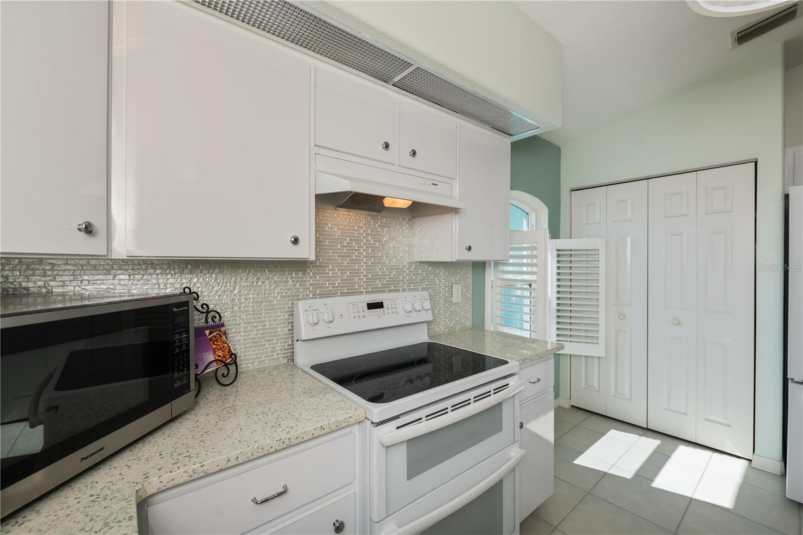 Image 17 of 73 For 409 Boundary Boulevard