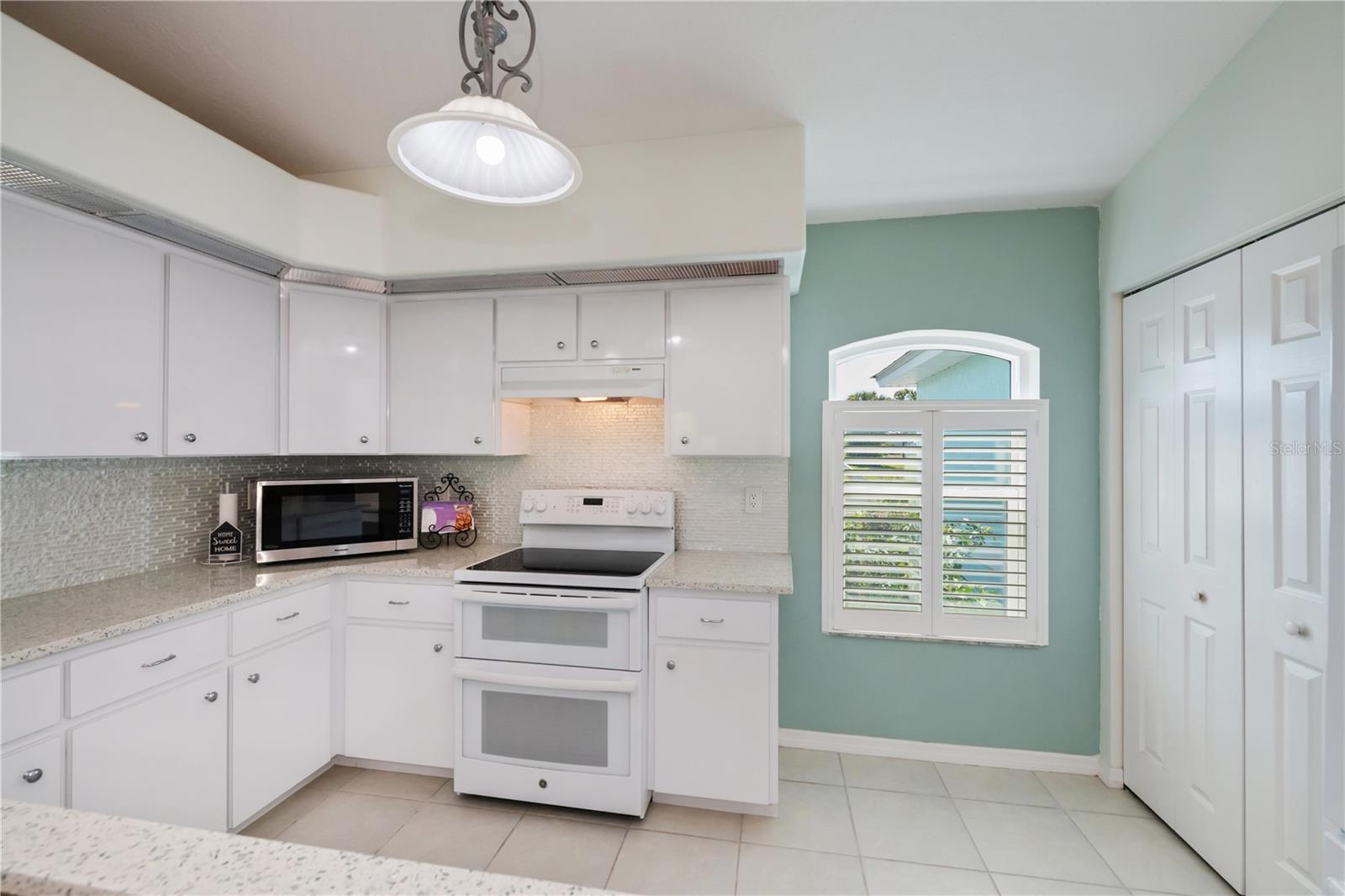 Image 18 of 73 For 409 Boundary Boulevard