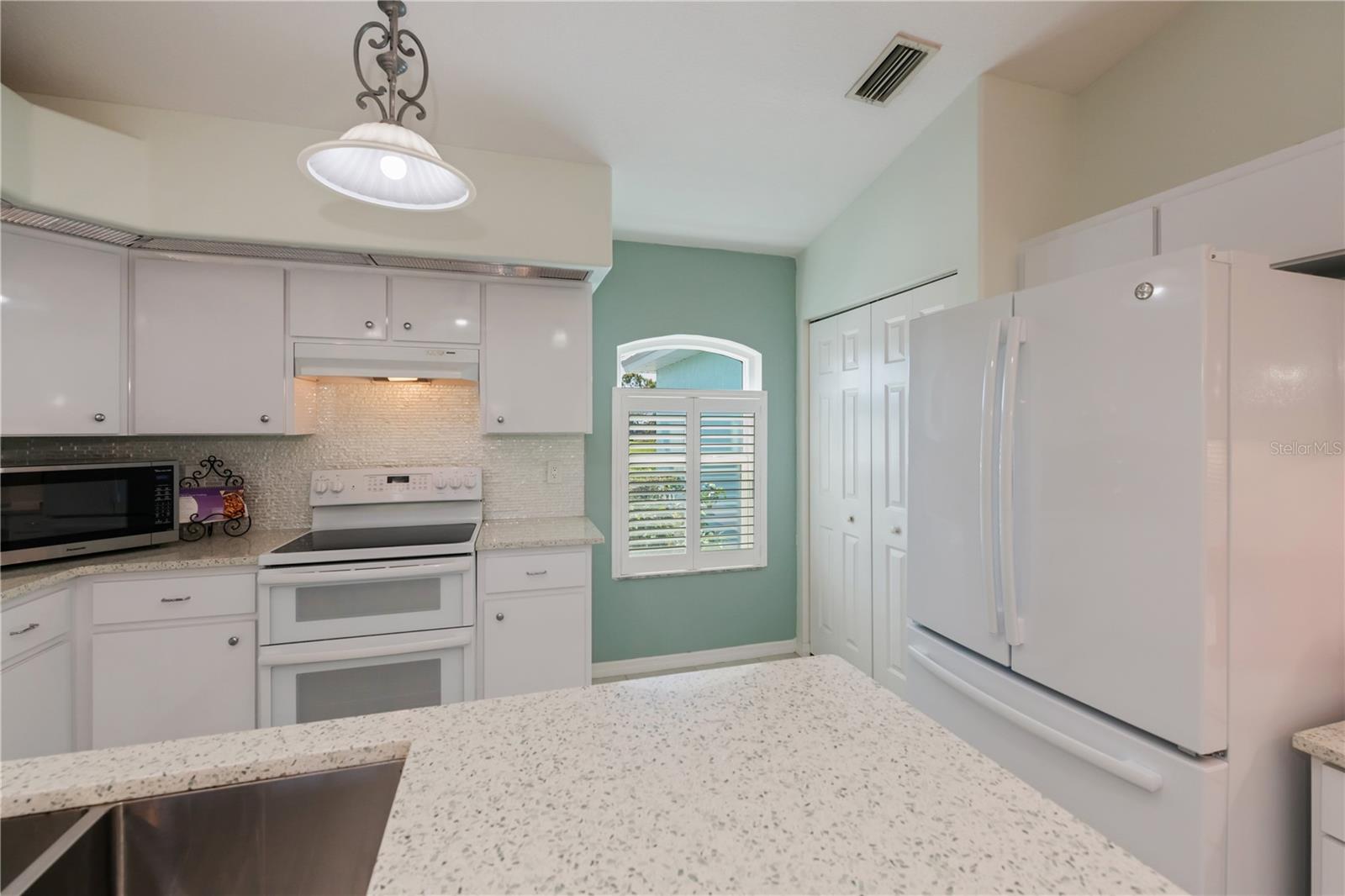 Image 19 of 73 For 409 Boundary Boulevard