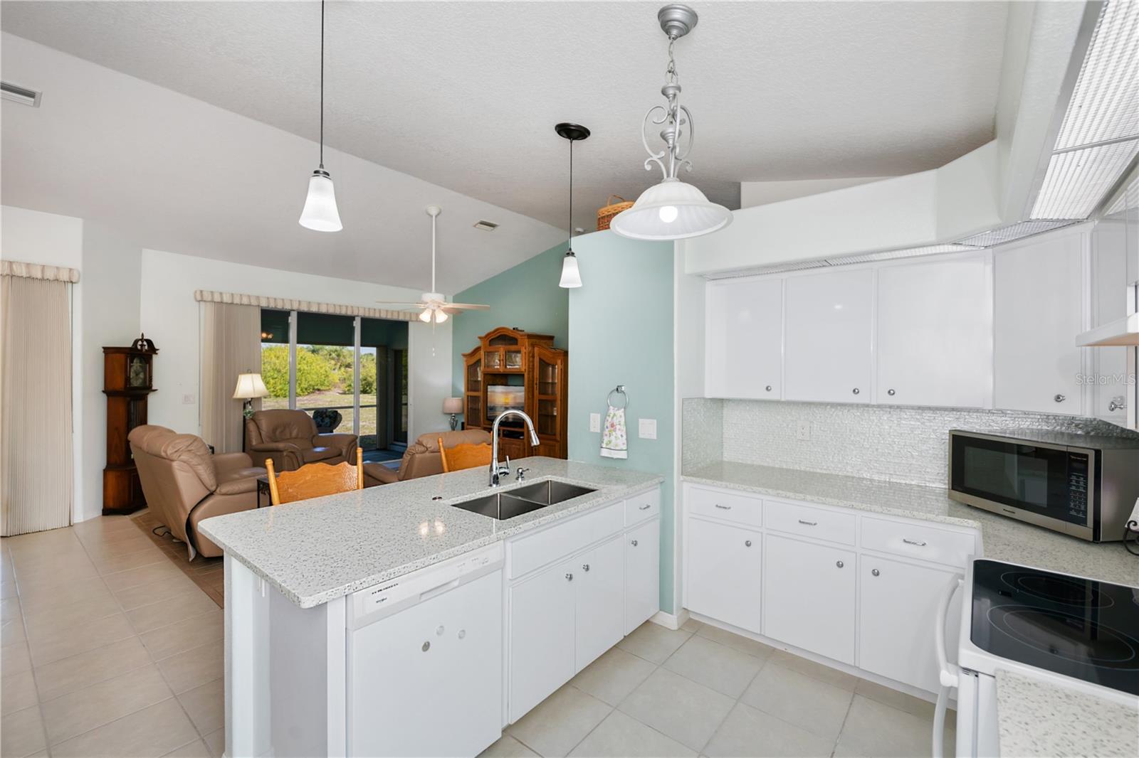 Image 20 of 73 For 409 Boundary Boulevard