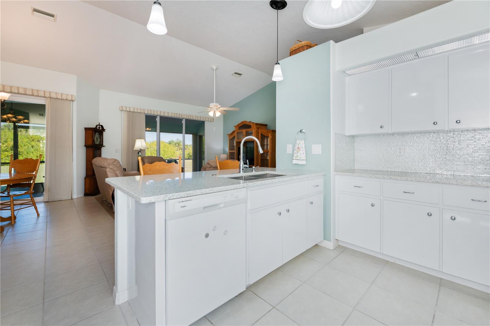 Image 22 of 73 For 409 Boundary Boulevard