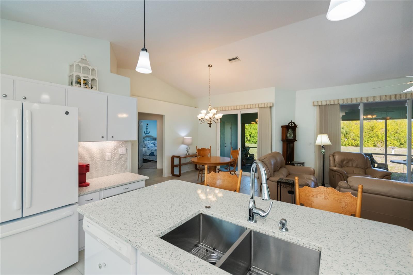 Image 23 of 73 For 409 Boundary Boulevard