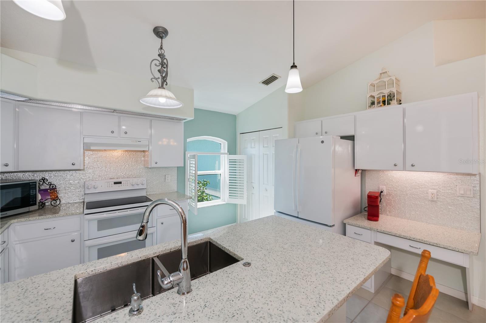 Image 24 of 73 For 409 Boundary Boulevard