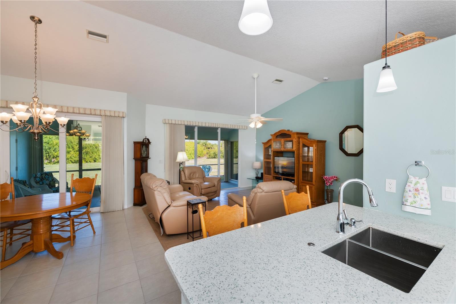 Image 27 of 73 For 409 Boundary Boulevard