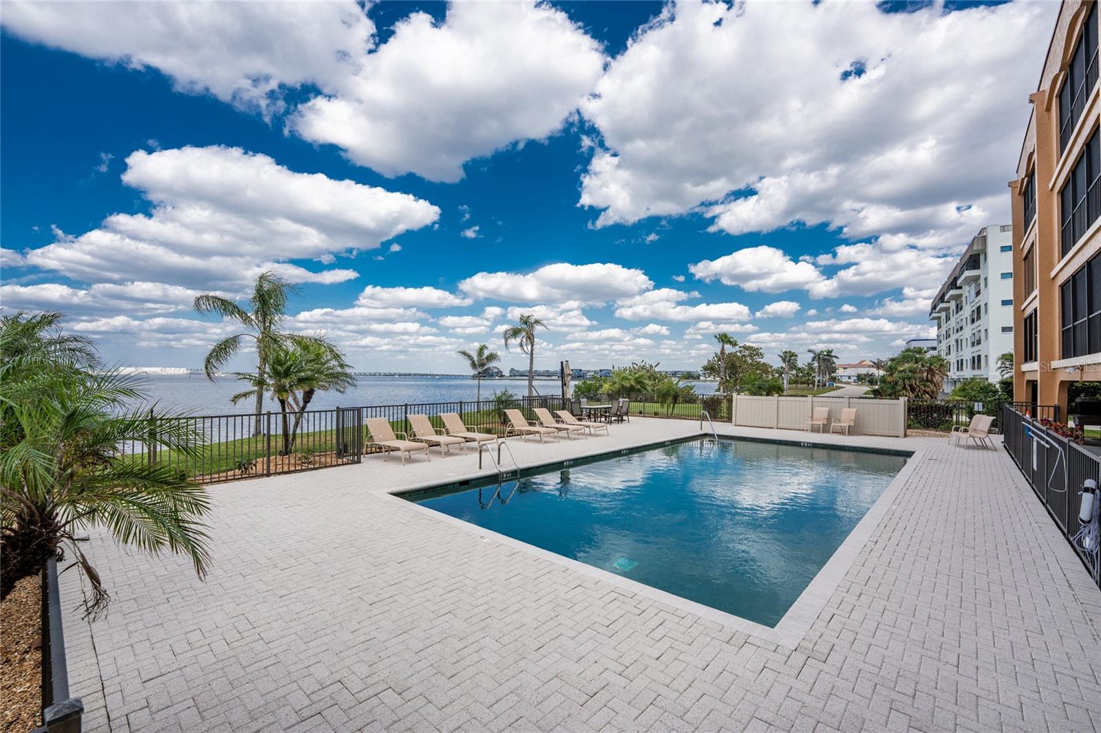 Image 3 of 61 For 1601 Park Beach Circle 6-116