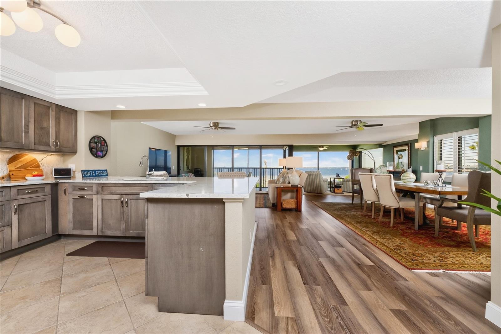 Image 5 of 61 For 1601 Park Beach Circle 6-116