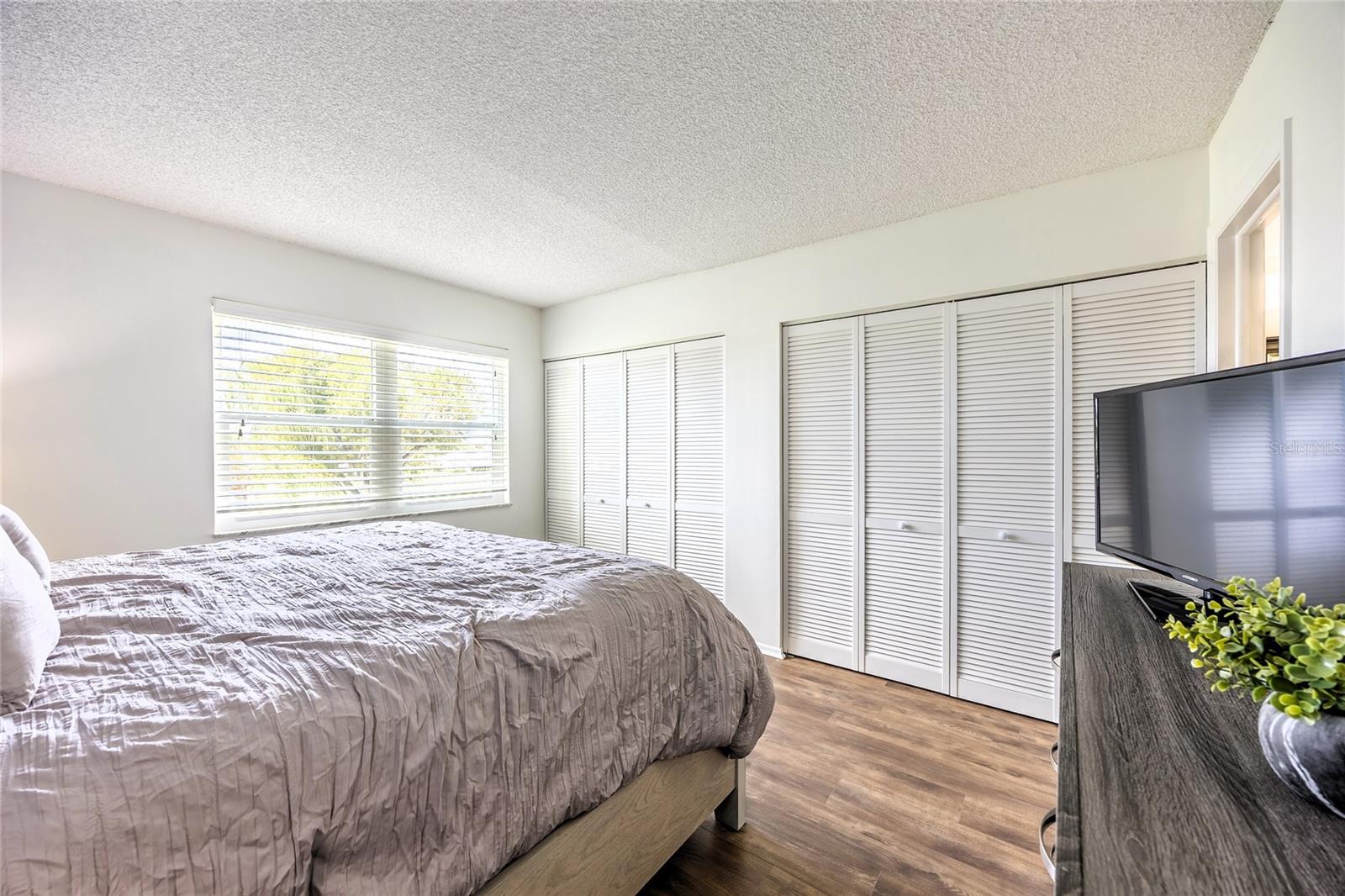 Image 14 of 48 For 6220 Augusta Drive 309