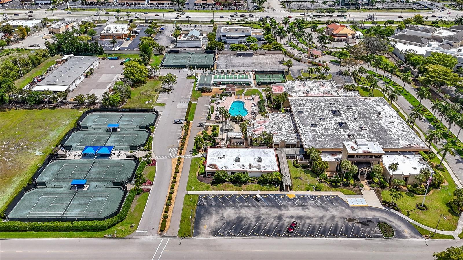 Image 23 of 48 For 6220 Augusta Drive 309