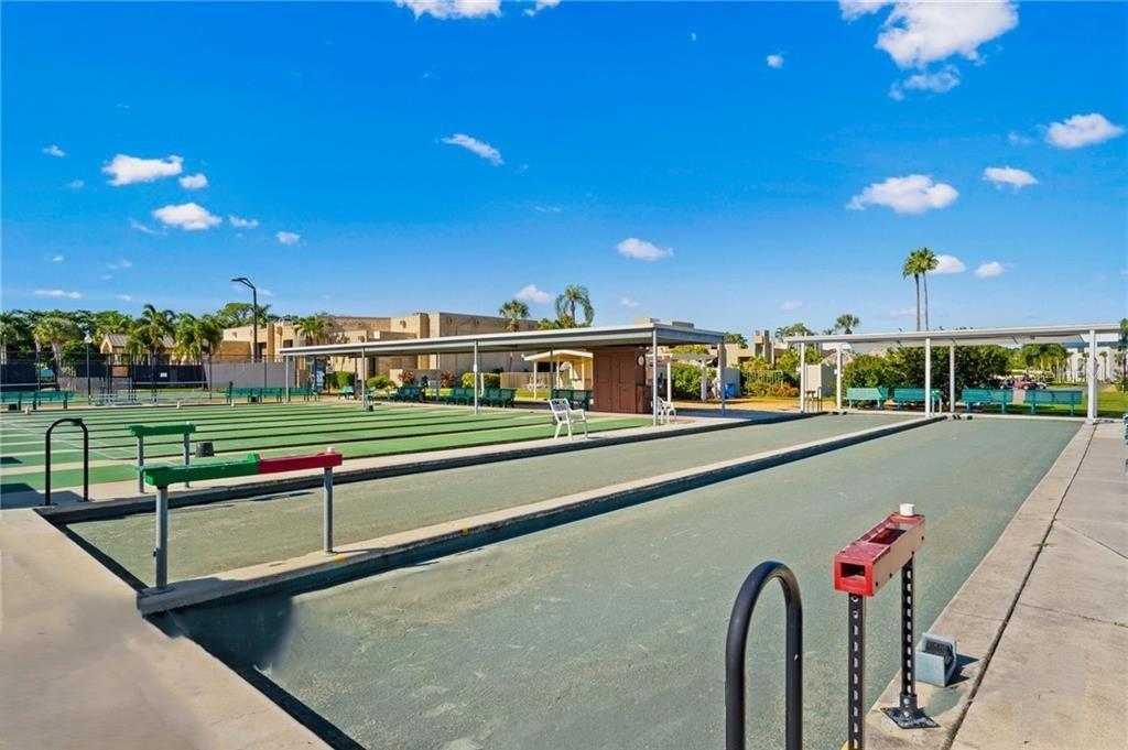 Image 24 of 48 For 6220 Augusta Drive 309