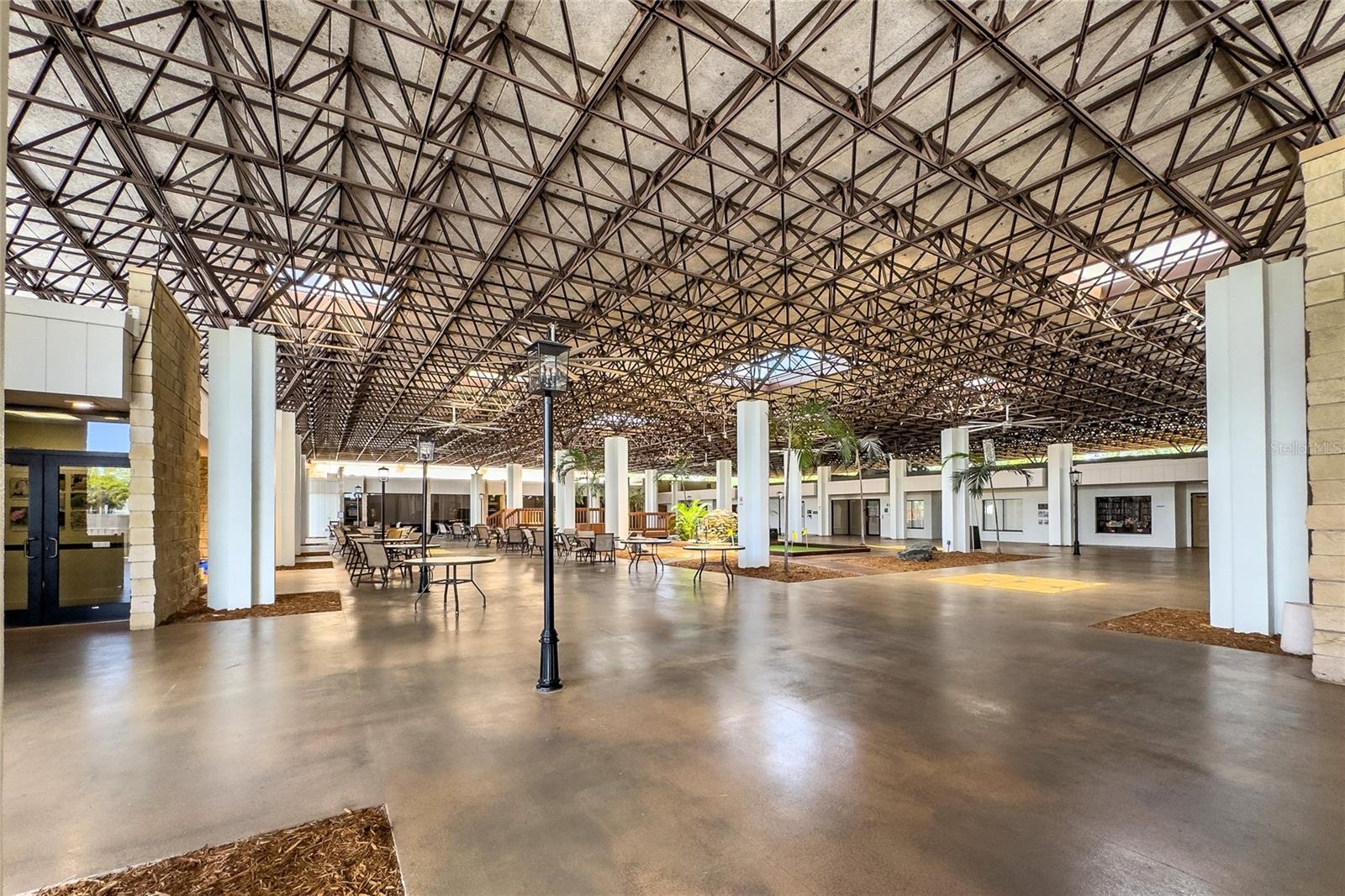 Image 28 of 48 For 6220 Augusta Drive 309