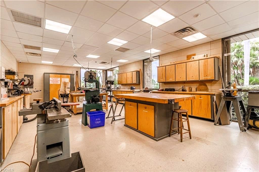 Image 32 of 48 For 6220 Augusta Drive 309