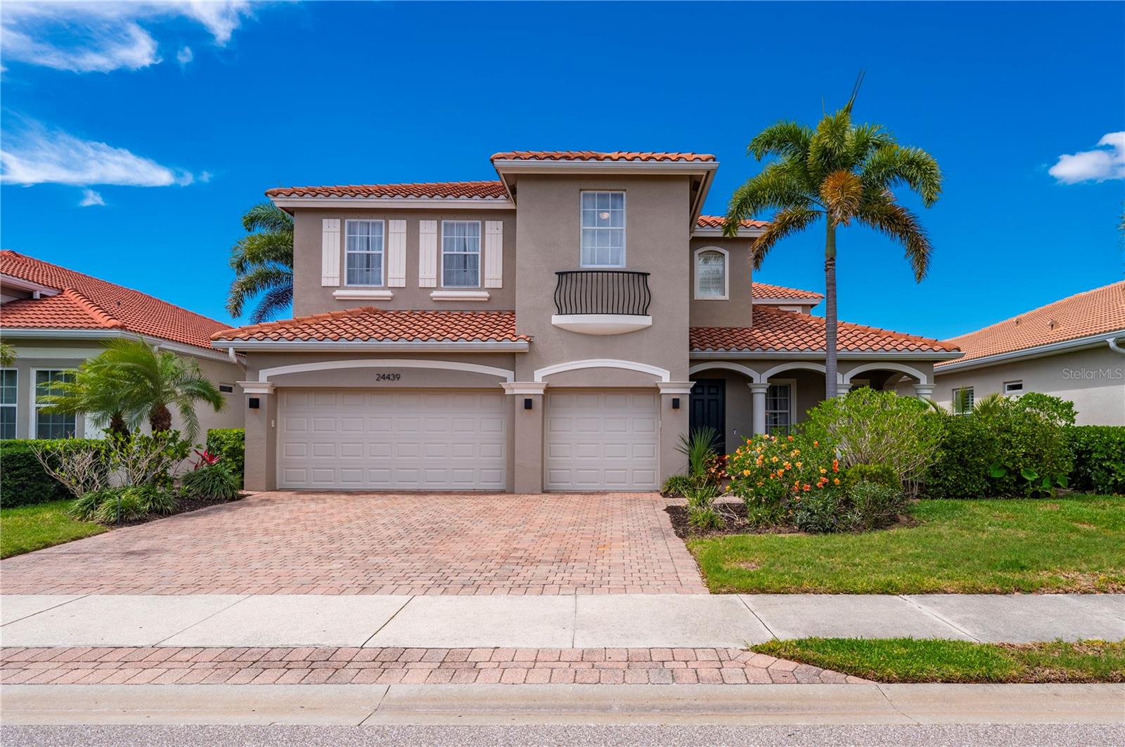 Image 5 of 90 For 24439 Riverfront Drive