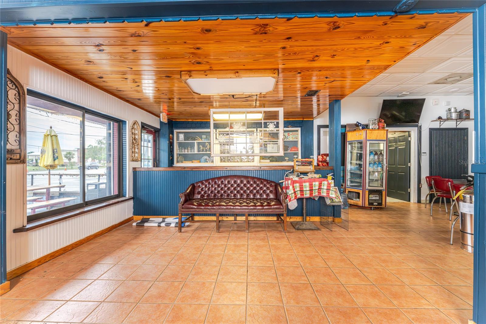 Image 19 of 66 For 23064 Harborview Road A And B An