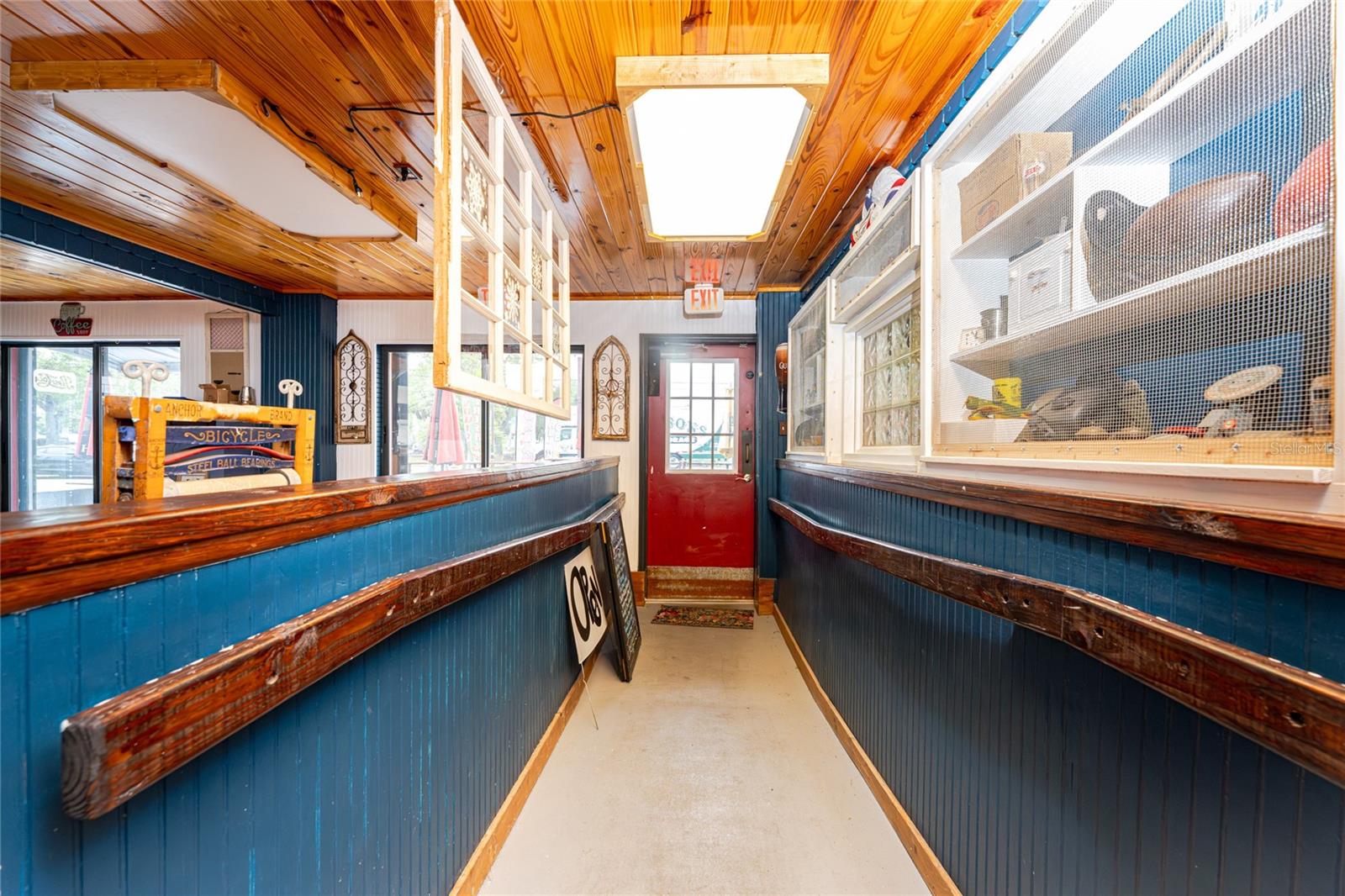 Image 21 of 66 For 23064 Harborview Road A And B An