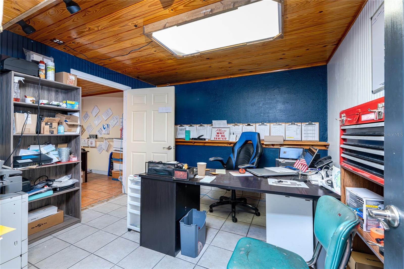 Image 23 of 66 For 23064 Harborview Road A And B An