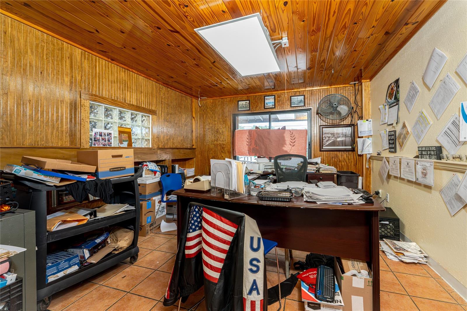 Image 25 of 66 For 23064 Harborview Road A And B An