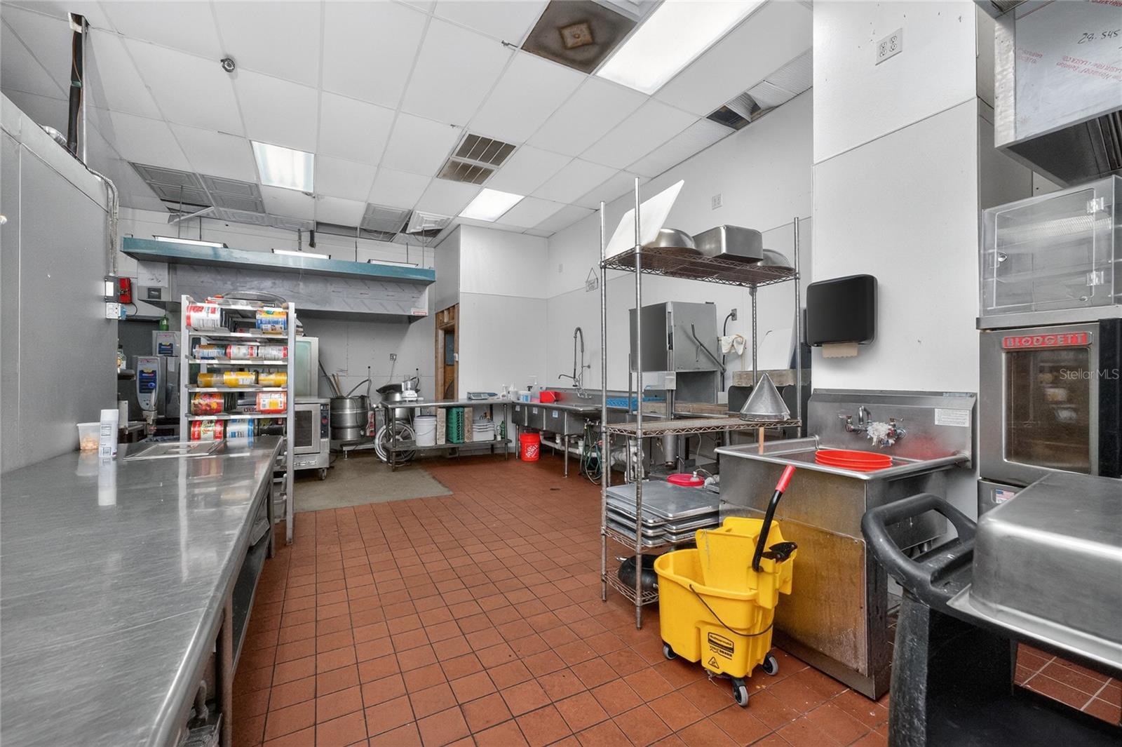 Image 29 of 66 For 23064 Harborview Road A And B An