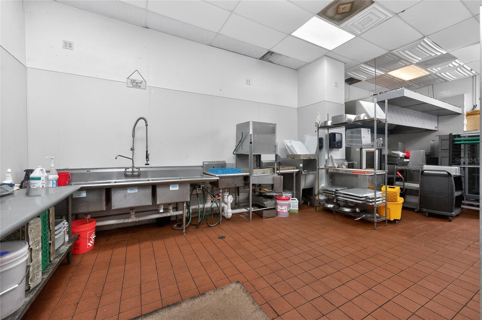 Image 31 of 66 For 23064 Harborview Road A And B An