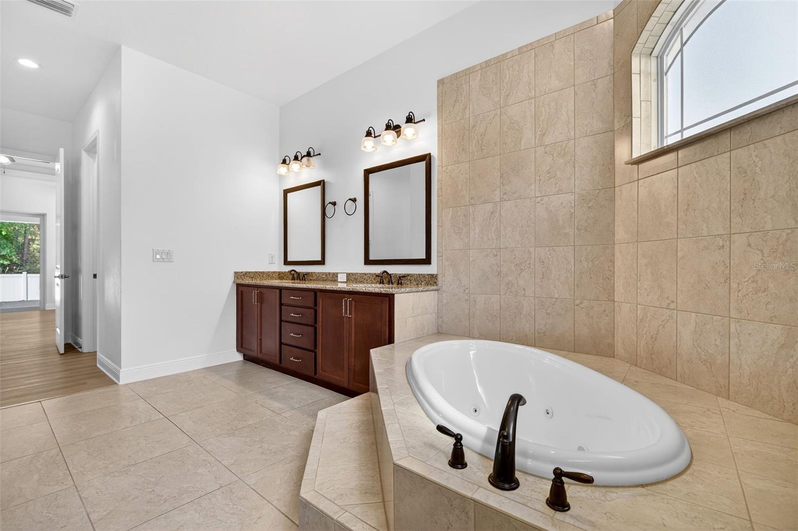 Image 38 of 52 For 3680 Pine Street