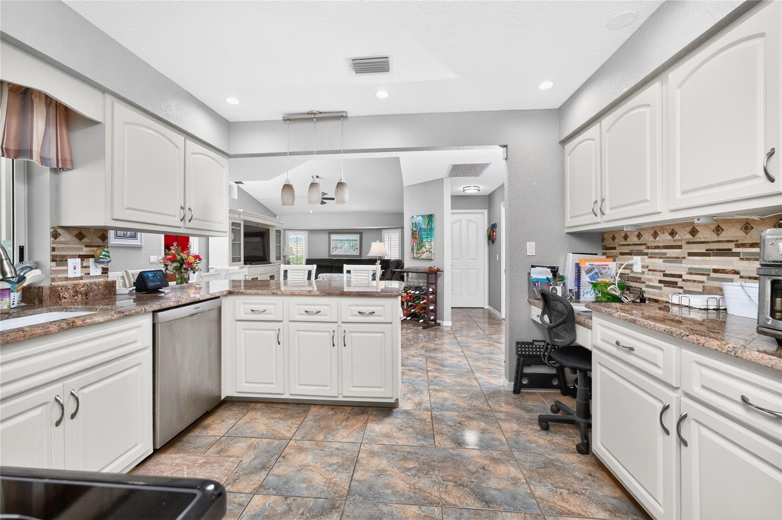 Image 20 of 56 For 100 Angol Street