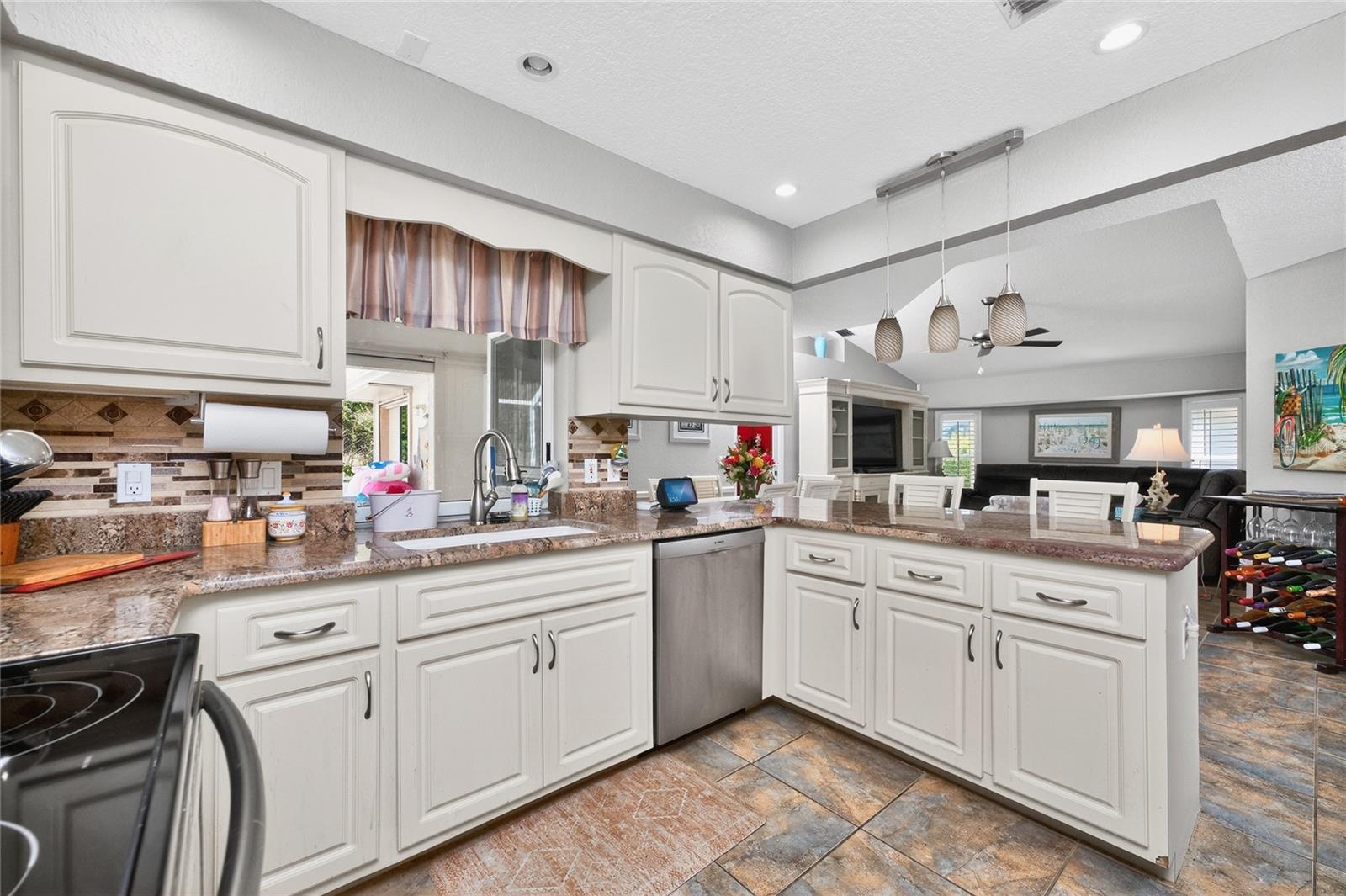 Image 21 of 56 For 100 Angol Street