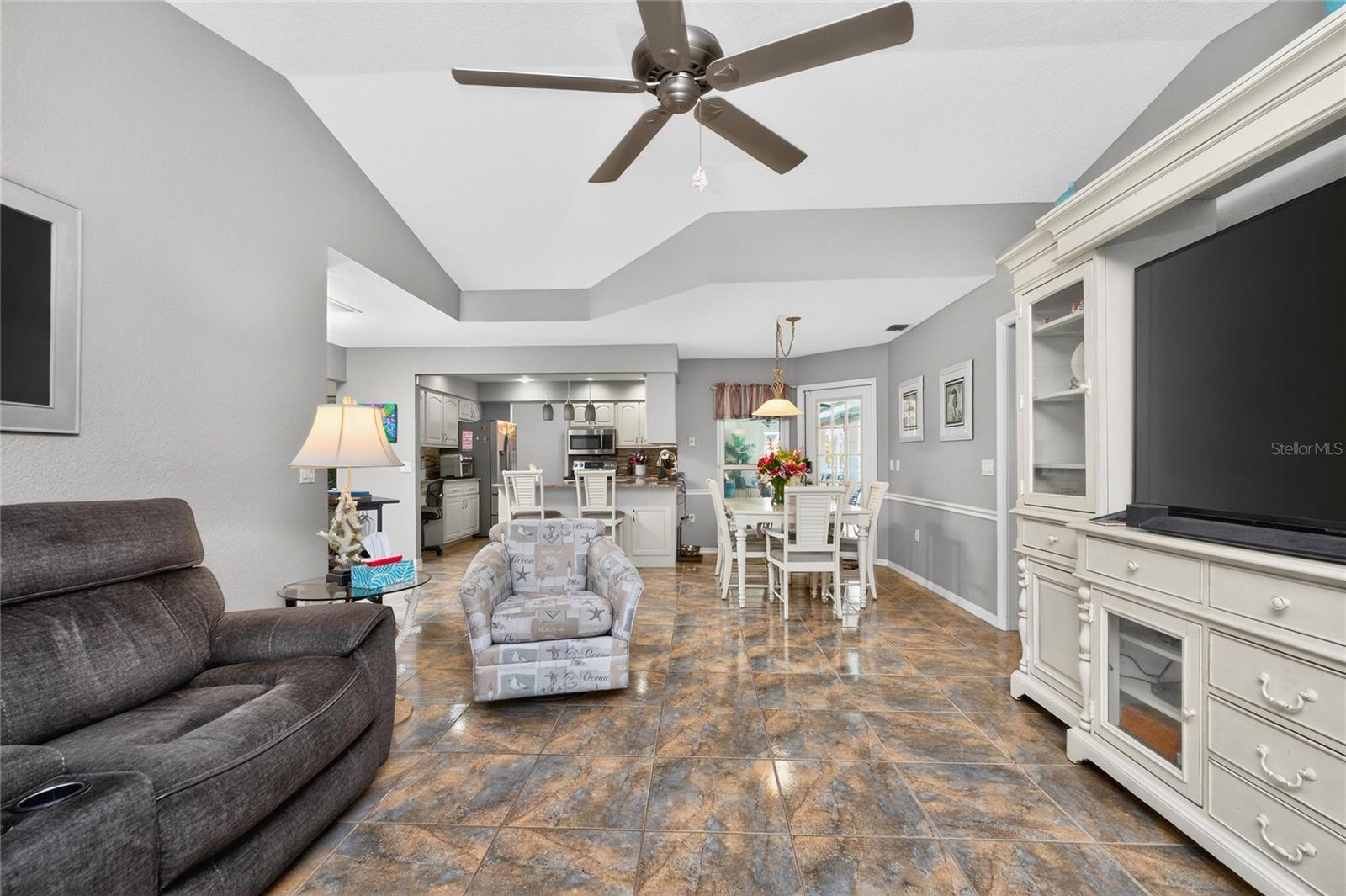 Image 24 of 56 For 100 Angol Street